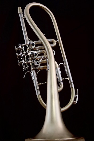 Top Action Twister Bb Trumpet